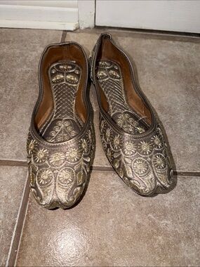 Womens Metallic Gold Embroidered Flats